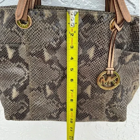 Michael Kors Womens Python Jet Exotic Travel Shoulder Bag Beige Size 15"x10" - Picture 2 of 12